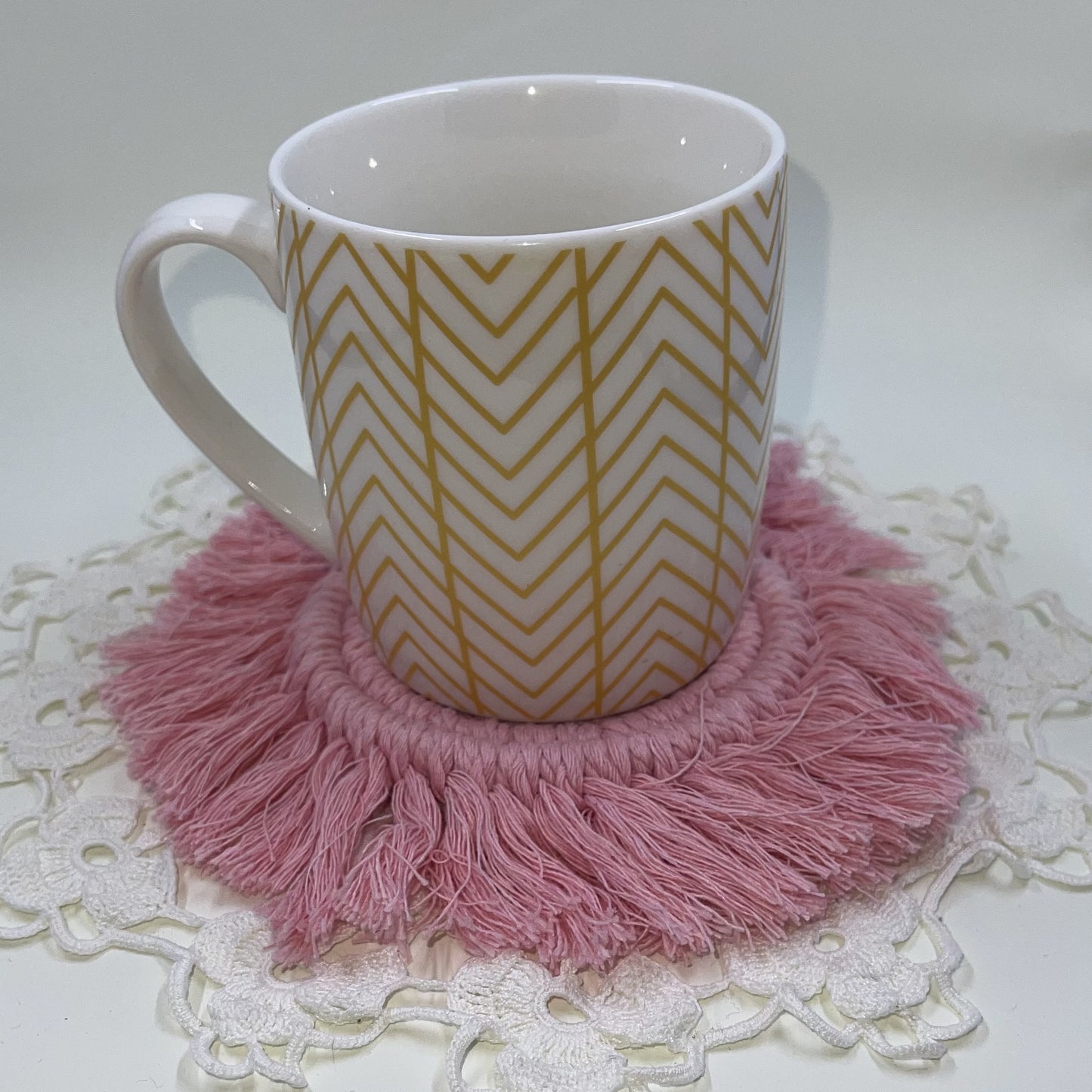 Pink macrame mug matt